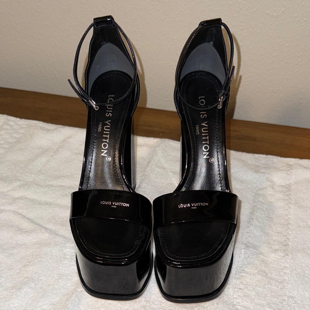 Louis Vuitton Glossy Black Heels